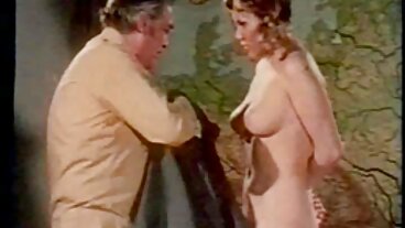 La matrigna e la xxx mogli troie figliastra tettona sono quasi state catturate