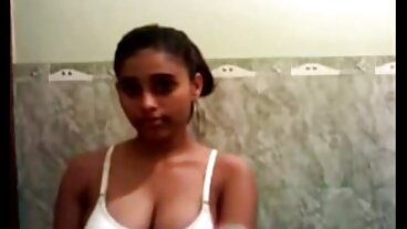 Guarda marito strapon la matrigna arrapata Devon e Alli Rae che vengono inchiodate duramente in un trio