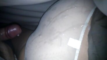 Una moglie sesso a tre ragazza ebano incagliata scopata contro un'auto