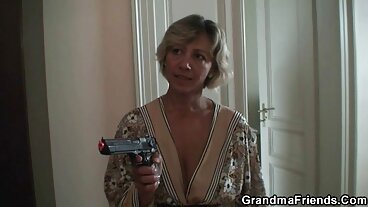 Swinger guarda sua moglie Kagney Lynn Karter si fa trapanare video mogli in mostra la figa