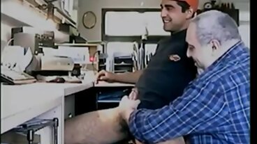 Gloryhole tatuato bj amatoriale mogli cuckold viseificato