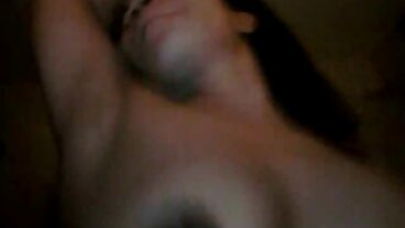 La arrapata Susan seduce il fidanzato per fare moglie mette le corna al marito un trio erotico