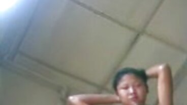 Il consulente per adolescenti si fa leccare e sedersi in faccia a video privati moglie una ragazza con le tette piccole