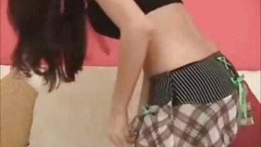 La matrigna video porno gratis moglie tatuata fa schizzare molto la figa della figliastra