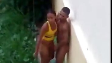 La piccola adolescente inchiostrata Stasia Si cede il suo corpo delicato a un amante moglie amatoriale italiana ardente