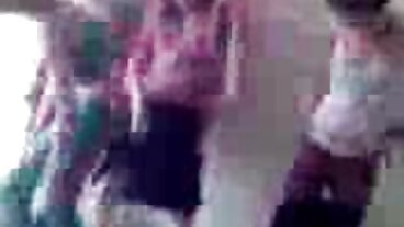 La MILF si diverte con se stessa a casa per moglie sborrata sentirsi delicatamente e profondamente