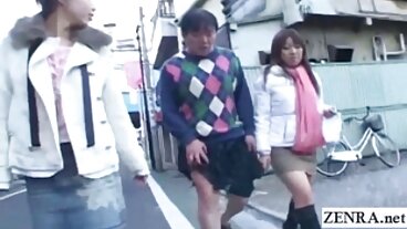 Papà fortunati ricevono un massaggio speciale moglie sfondata dalle rispettive figliastre