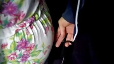 Una ragazza dalle tette piccole si fa sbattere la figa e mogli italiane porche sborrare dentro