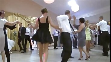 La sorellastra si porno moglie esibizionista china e prende il cazzo del fratellastro da dietro