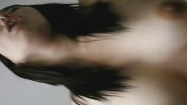 Adolescenti che spiano moglie condivisa porno la loro matrigna bionda tossicodipendente MILF Nina Elle